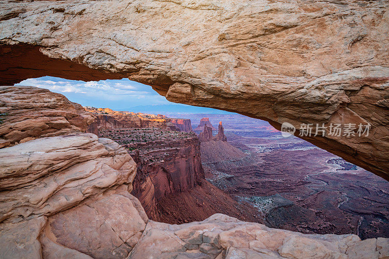 Mesa Arch Scenic View Canyonlands国家公园，犹他州，美国